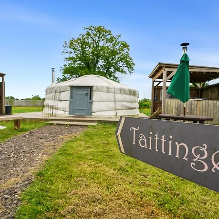 Glamp And Tipple Ltd Hotel Great Ellingham Exterior photo