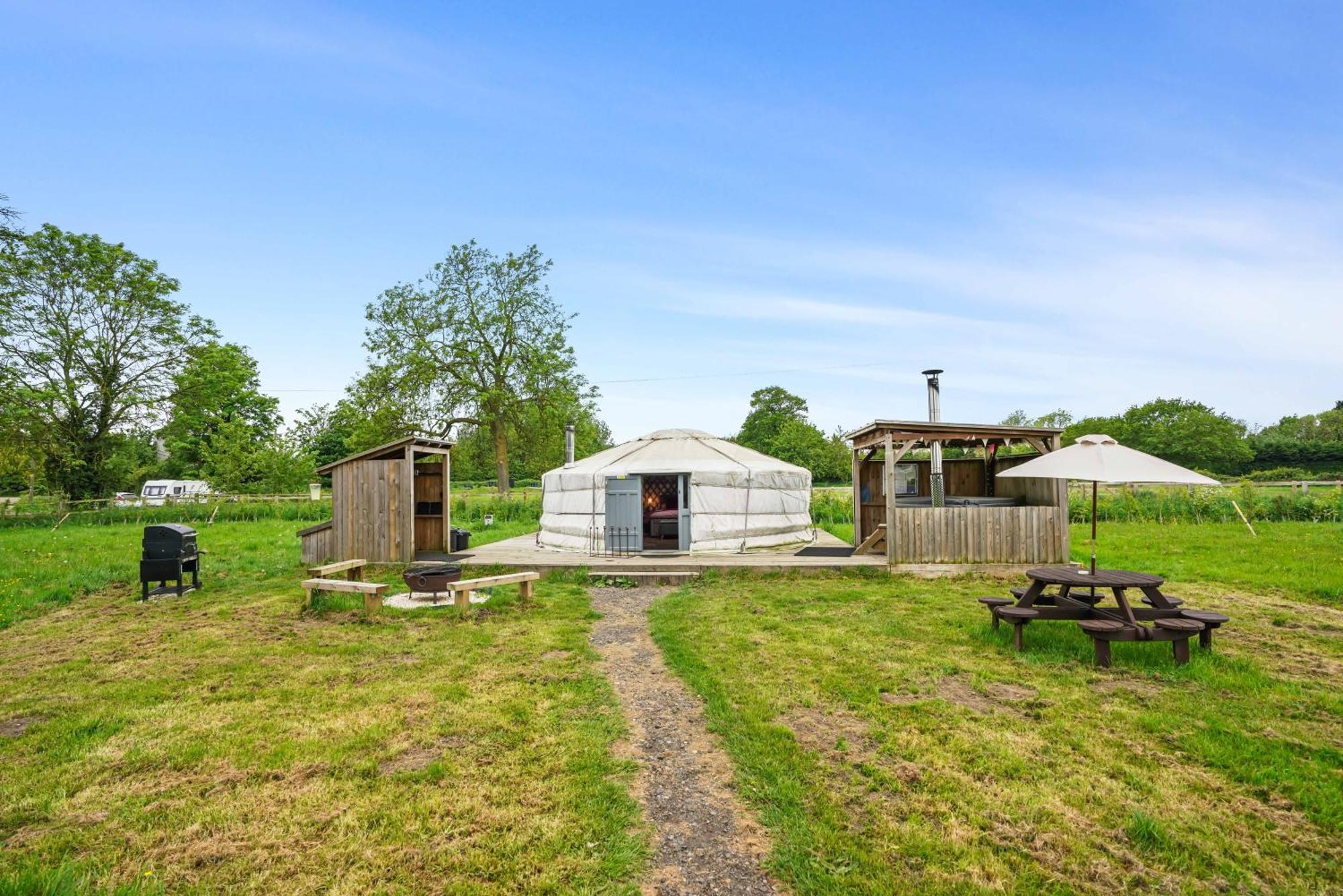 Glamp And Tipple Ltd Luxury tent