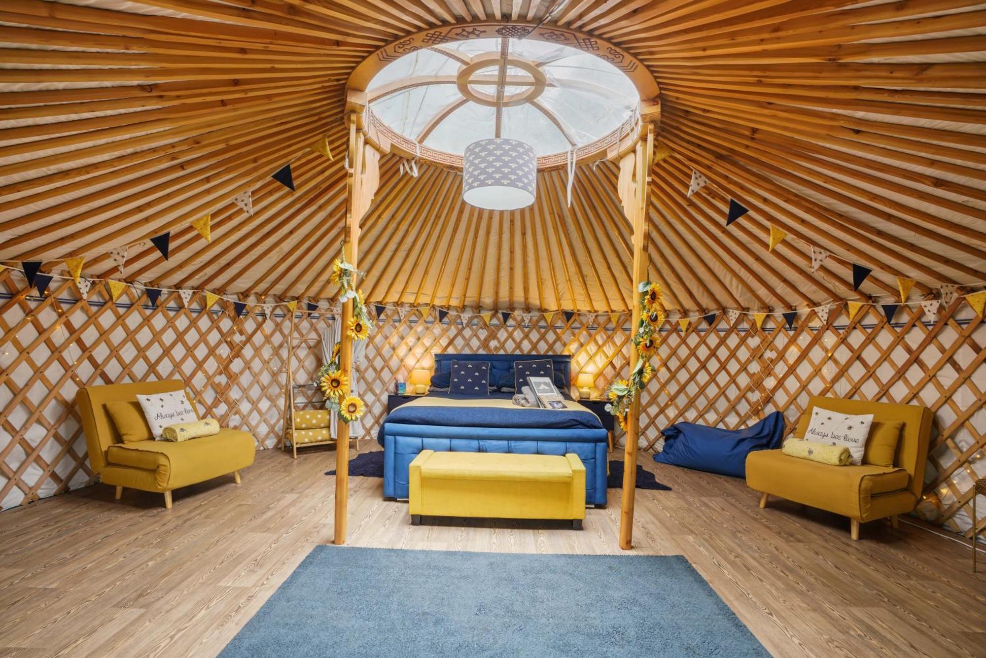 Luxury tent Glamp And Tipple Ltd *