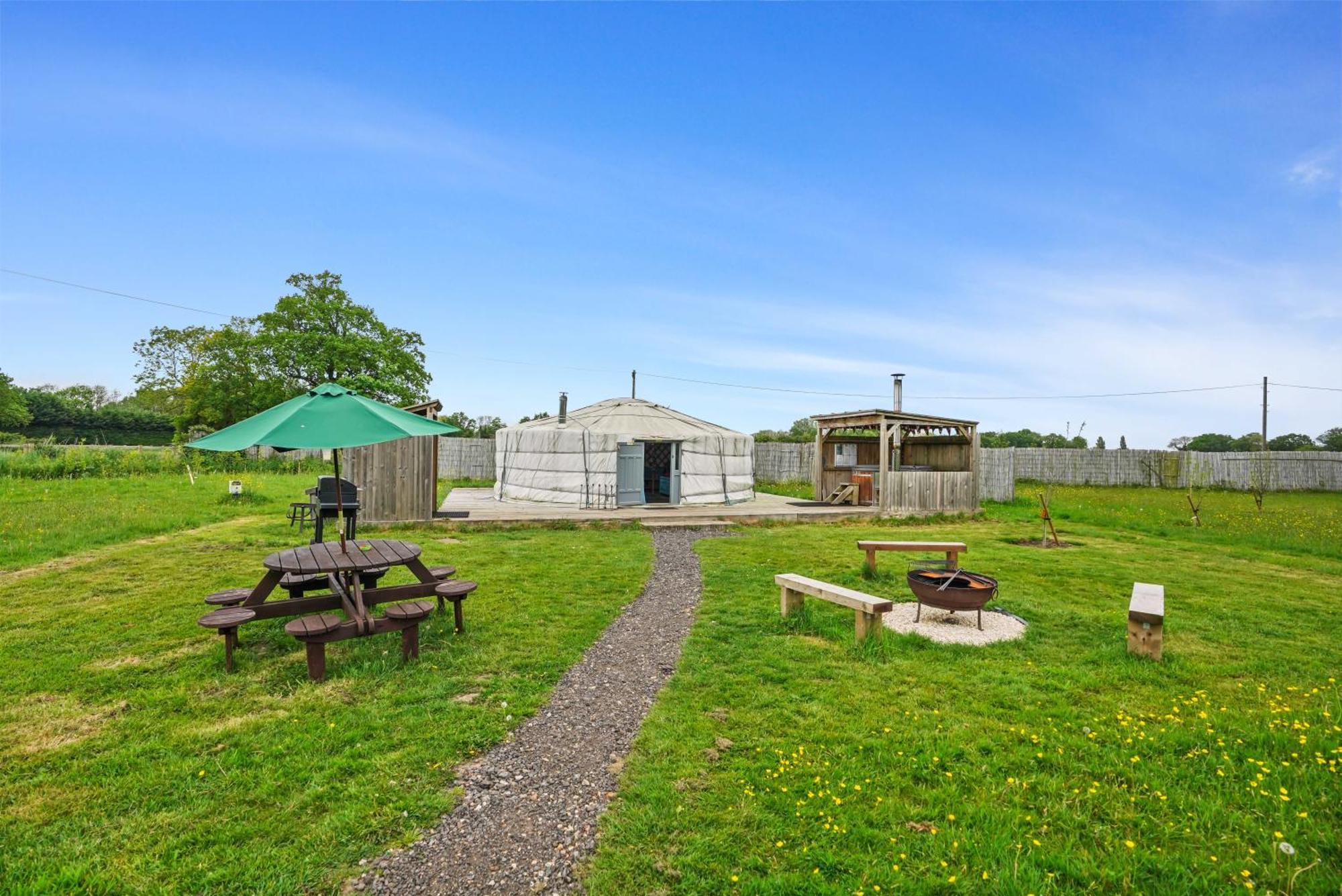 Glamp And Tipple Ltd Luxury tent Great Ellingham