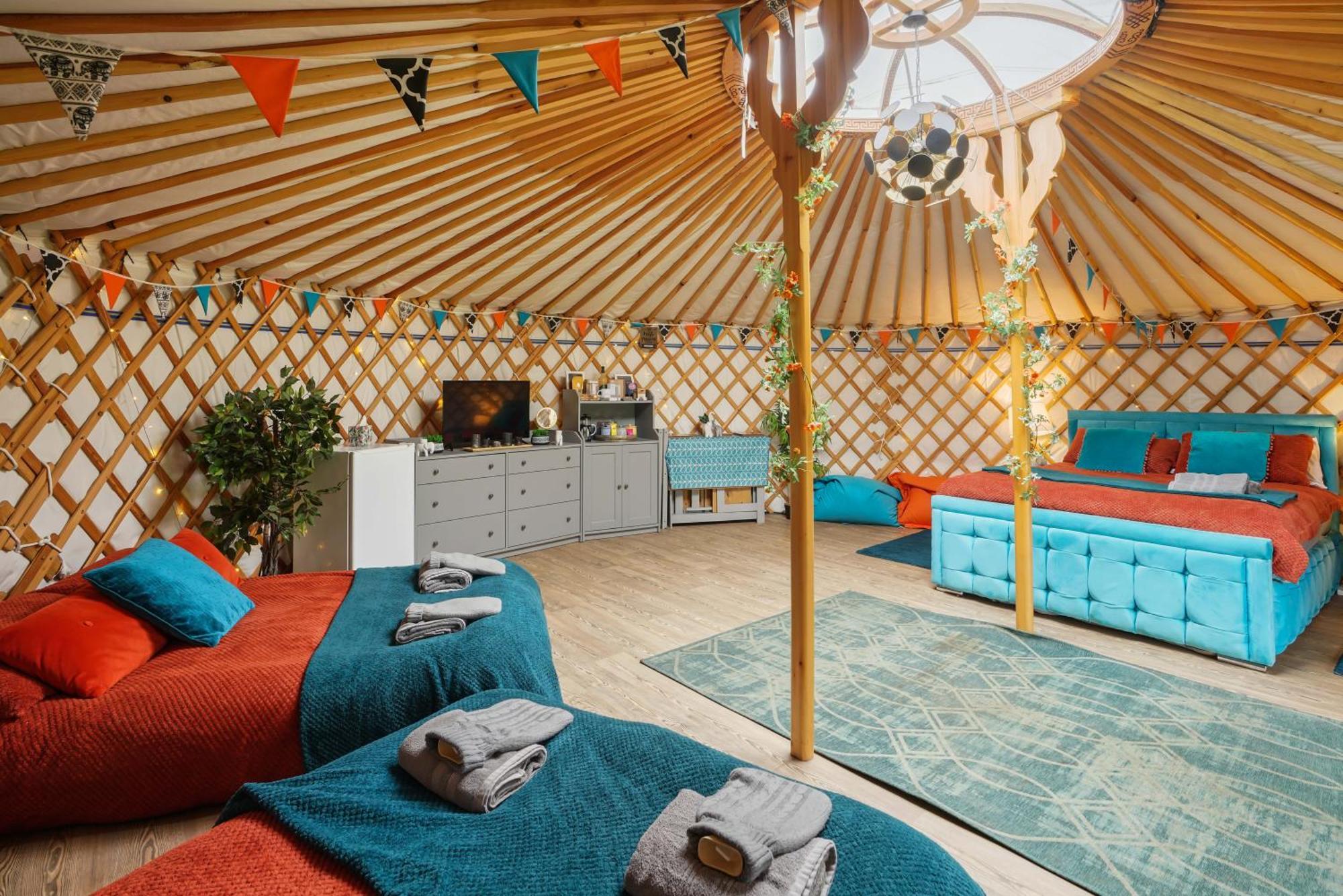 Glamp And Tipple Ltd Luxury tent *