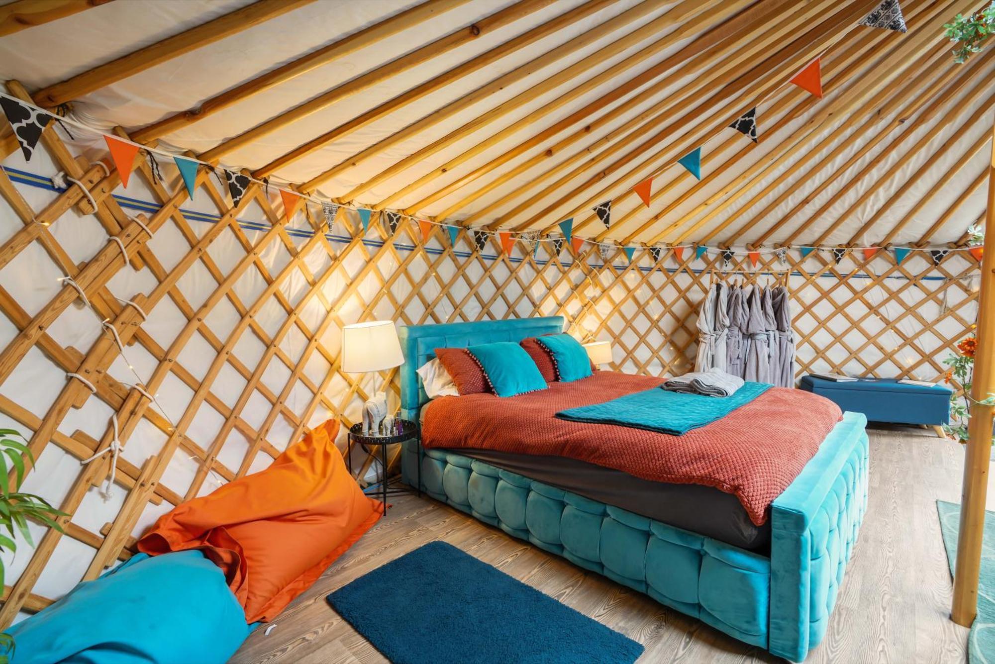 Glamp And Tipple Ltd Luxury tent *