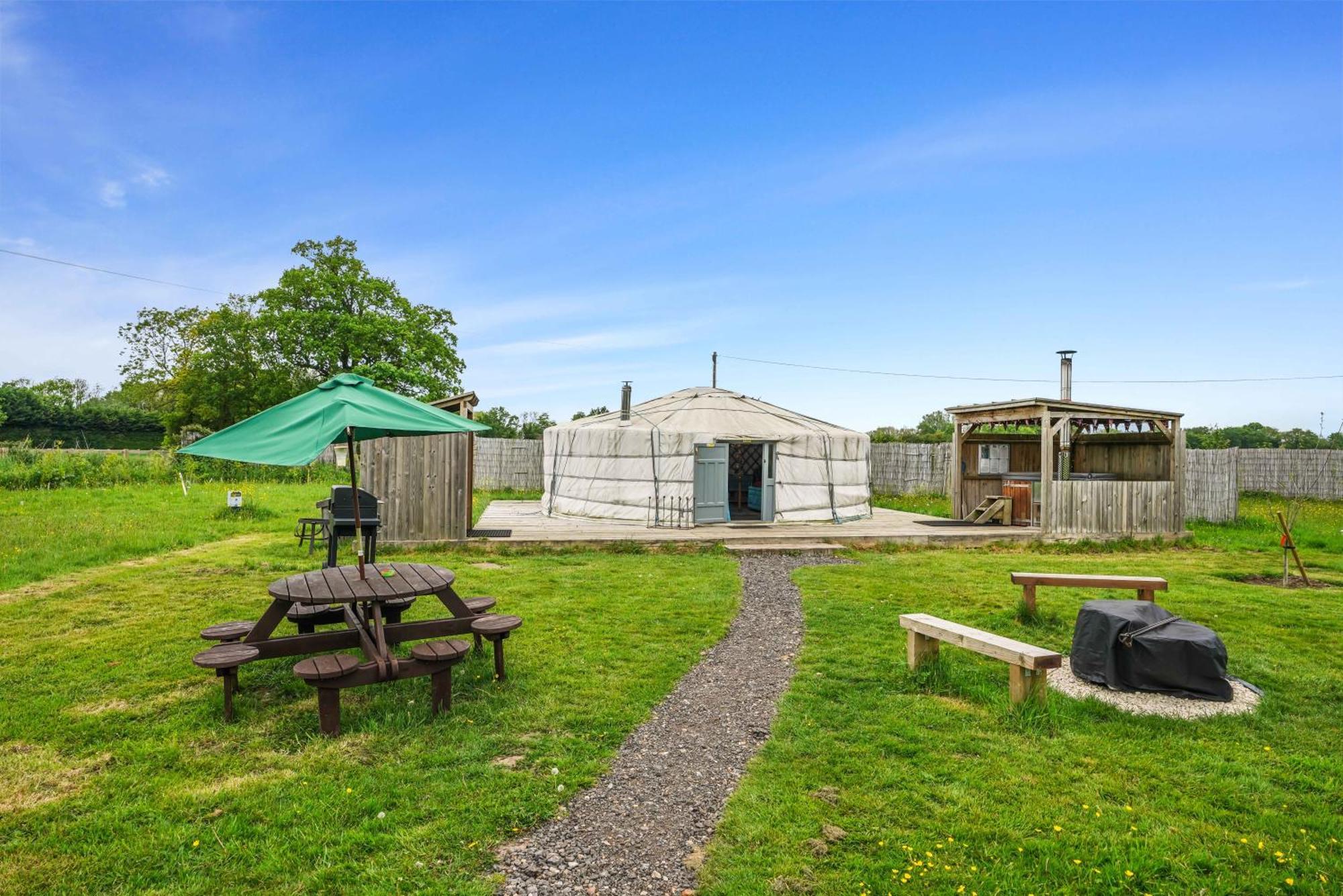 Glamp And Tipple Ltd Luxury tent Great Ellingham