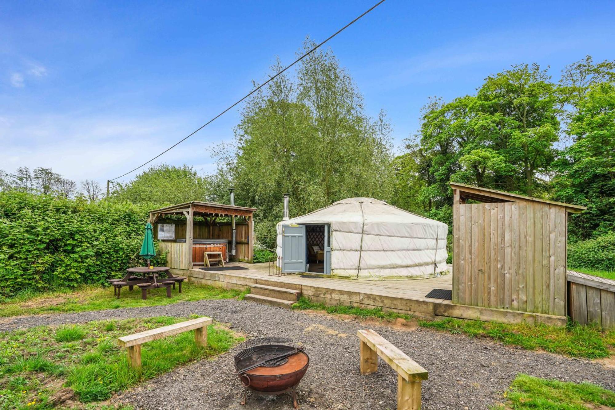 Glamp And Tipple Ltd Great Ellingham