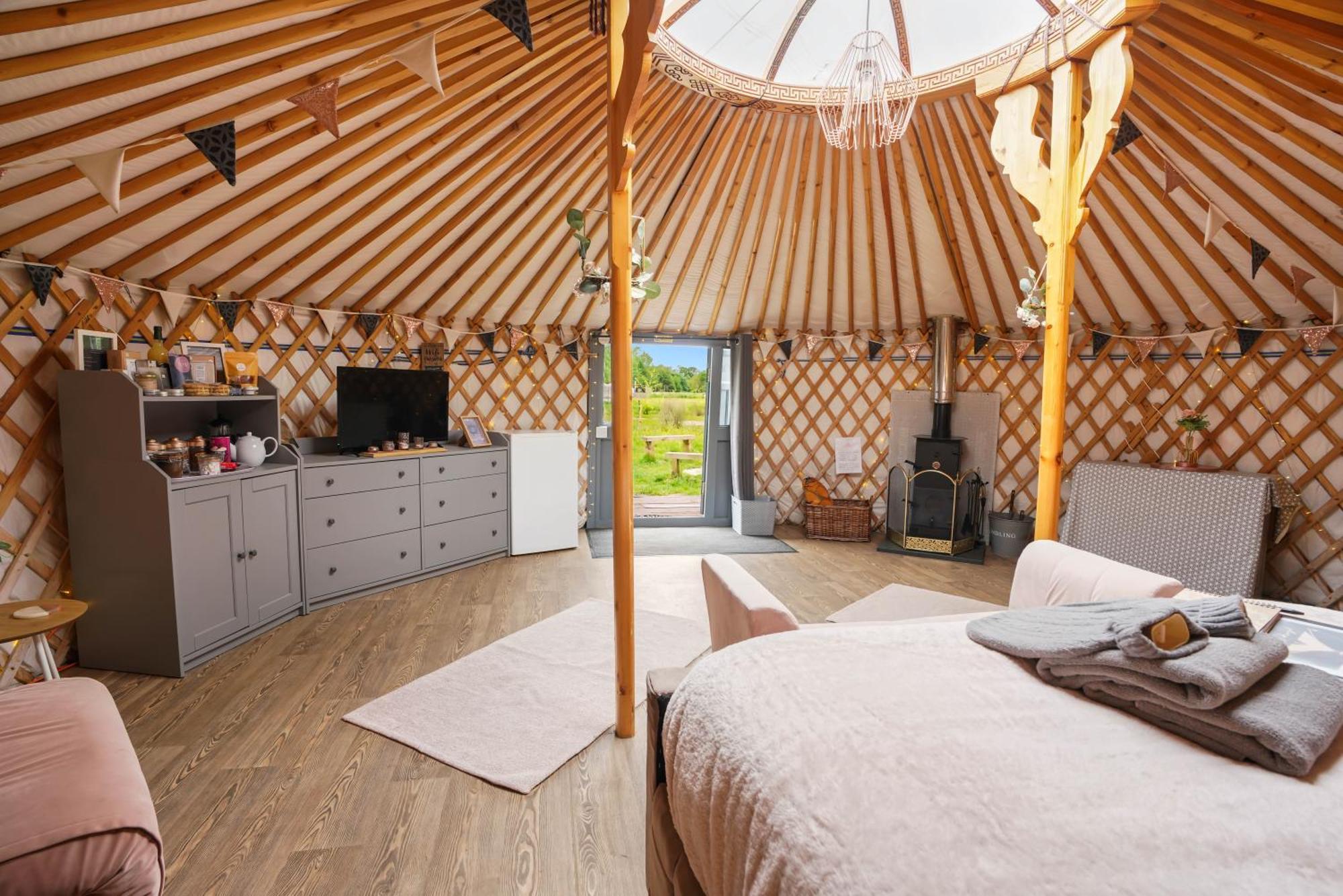 Luxury tent Glamp And Tipple Ltd