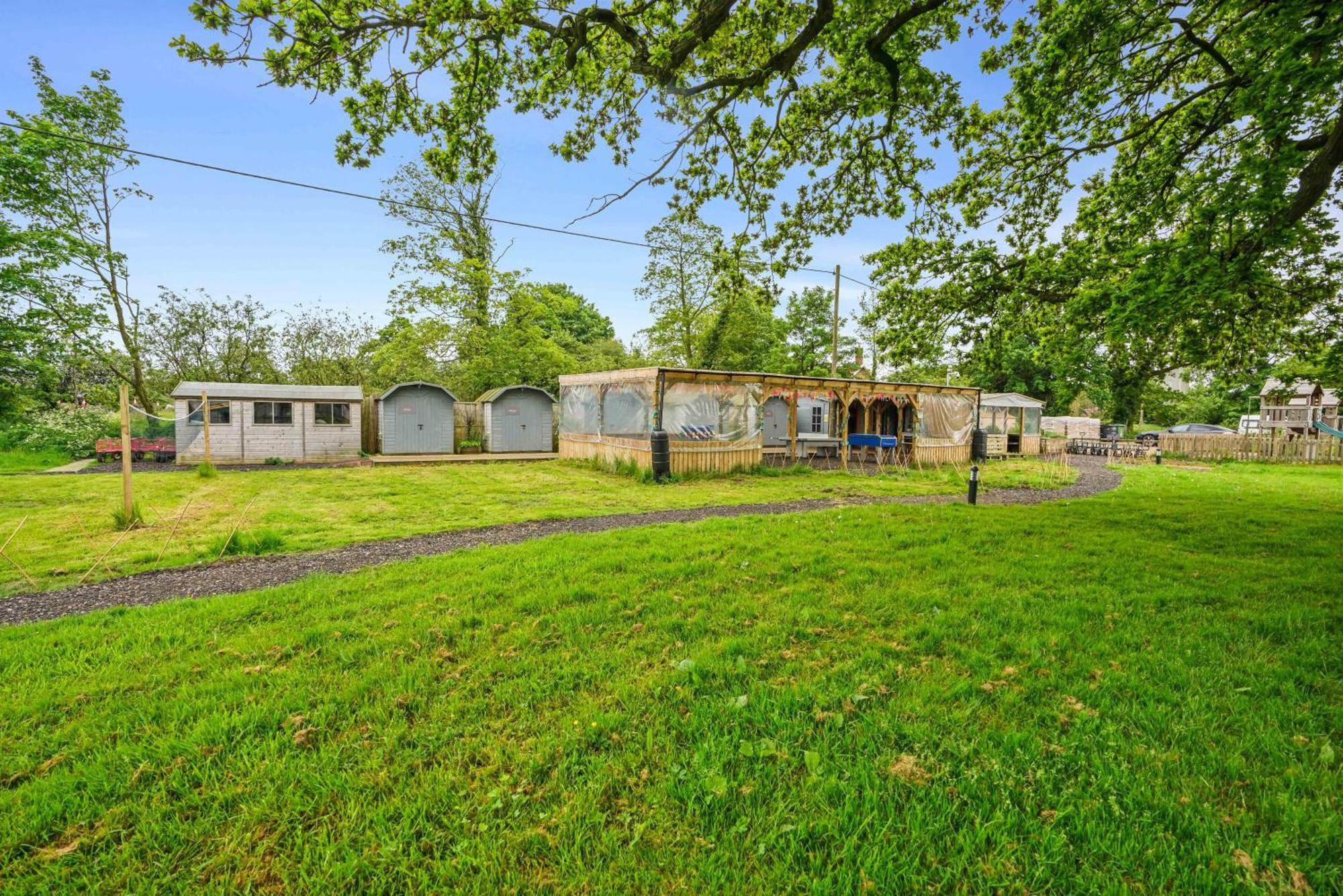 Glamp And Tipple Ltd * Great Ellingham