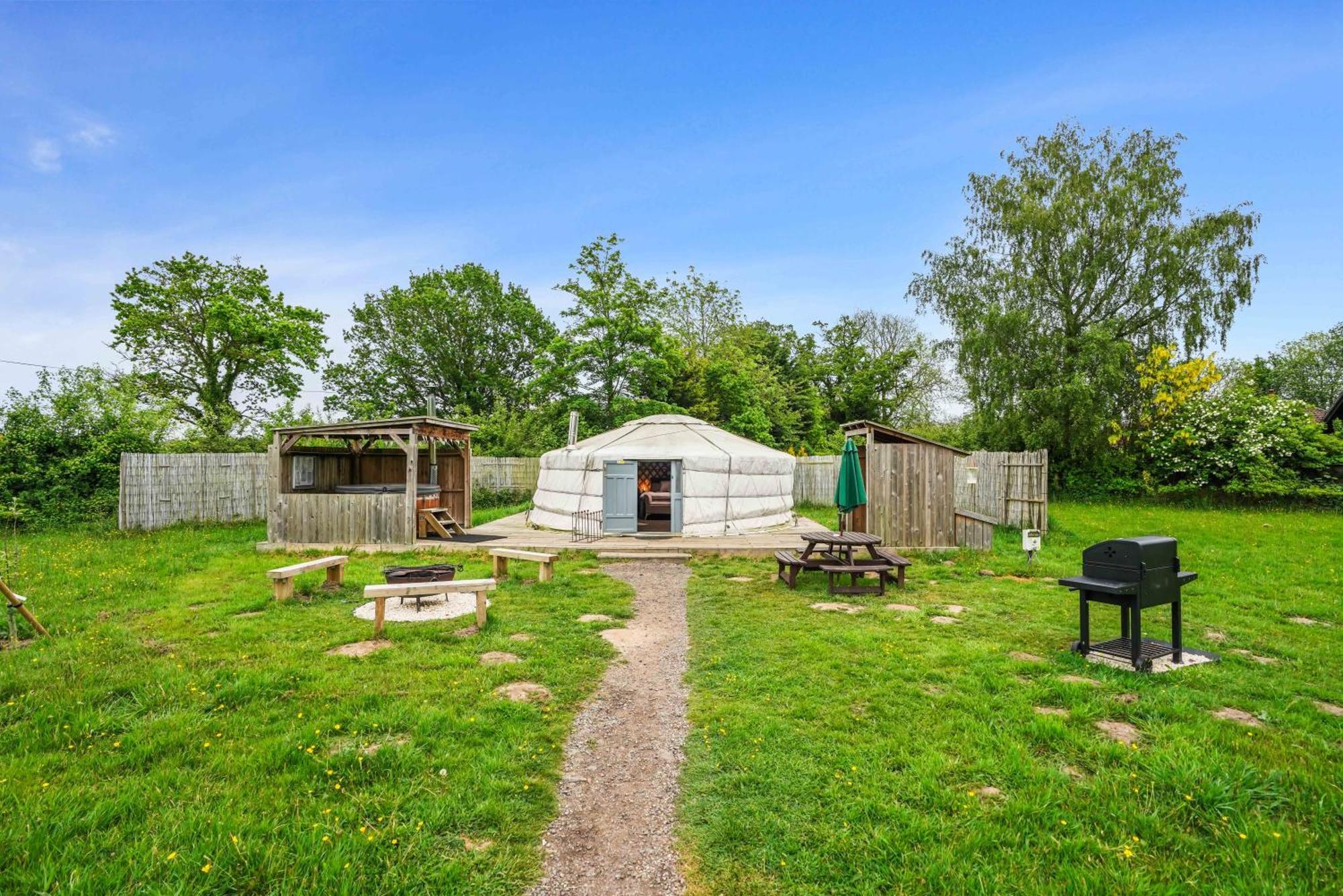 Glamp And Tipple Ltd * Great Ellingham