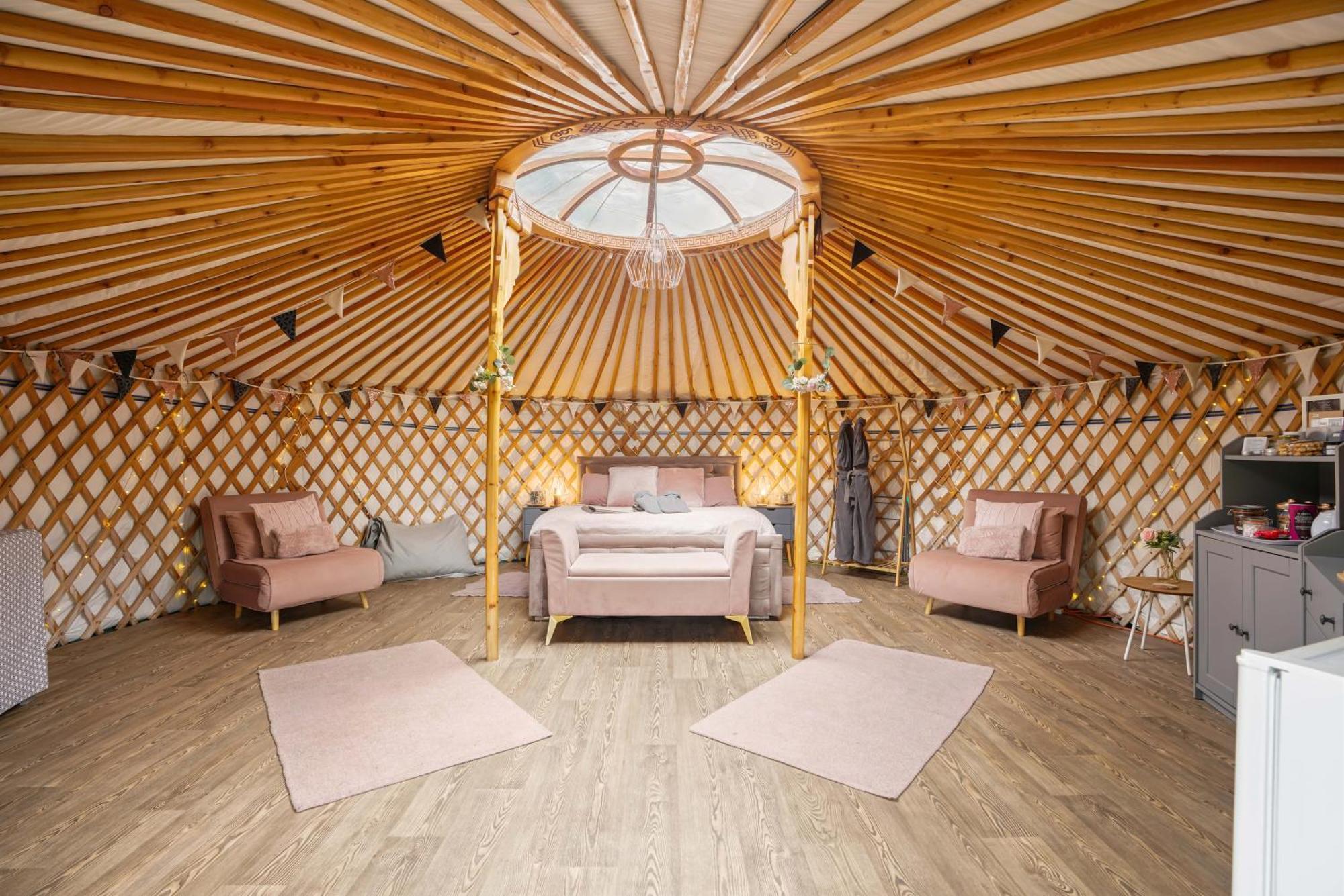 Luxury tent Glamp And Tipple Ltd *