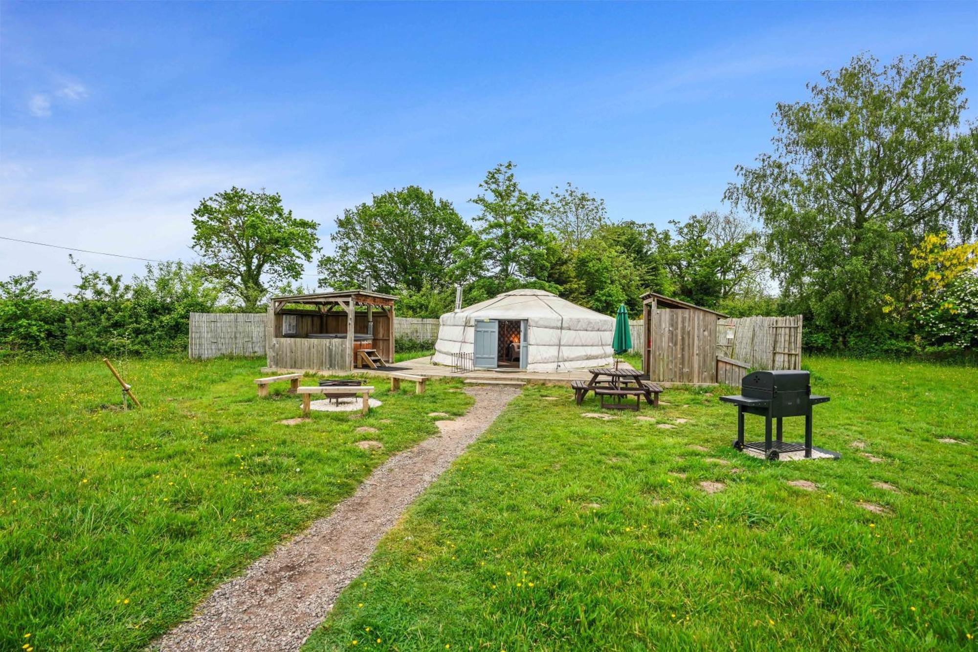 Glamp And Tipple Ltd * Great Ellingham